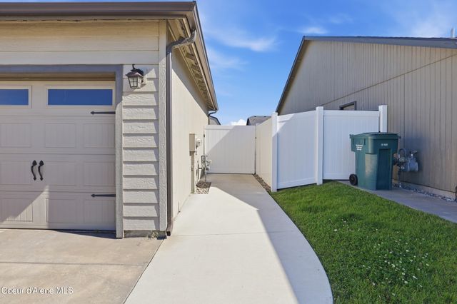 6319 W Harmony ST, Rathdrum, ID 83858