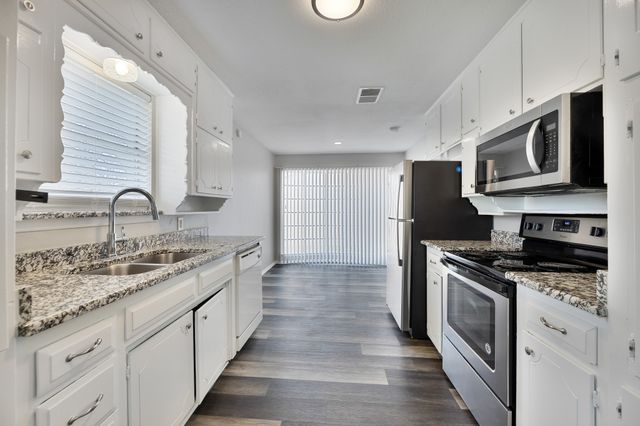 6609 Bernadine Drive, Watauga, TX 76148