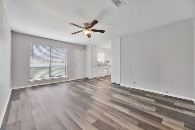 6609 Bernadine Drive, Watauga, TX 76148