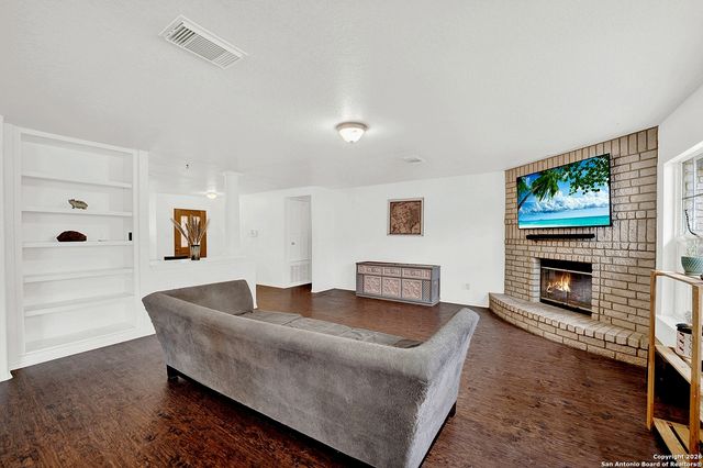 128 Springtree Grove, Cibolo, TX 78108