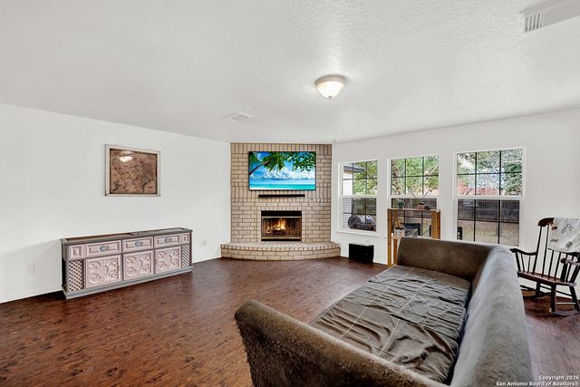 128 Springtree Grove, Cibolo, TX 78108