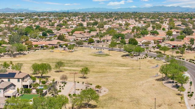 6988 S WILSON Drive, Chandler, AZ 85249