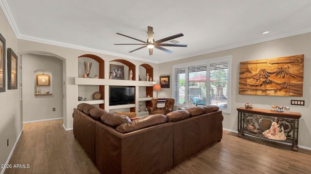 6988 S WILSON Drive, Chandler, AZ 85249