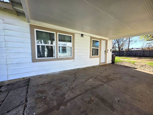 6044 Prothrow Street, Fort Worth, TX 76112