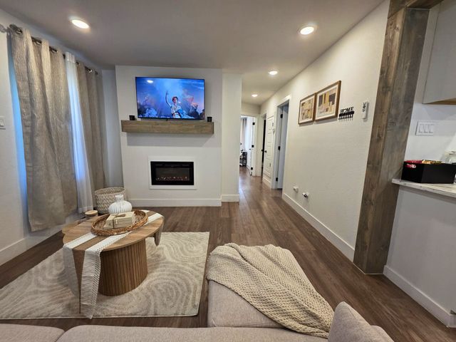 6044 Prothrow Street, Fort Worth, TX 76112