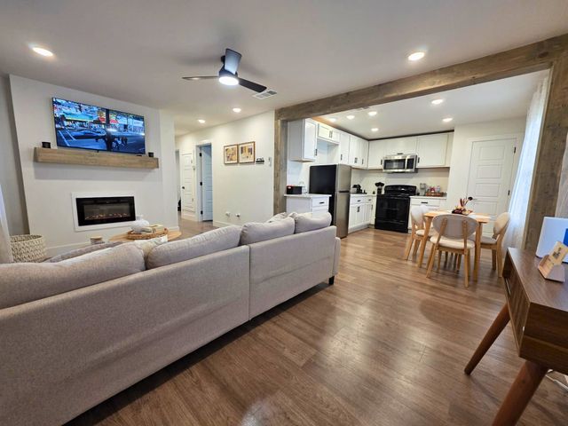 6044 Prothrow Street, Fort Worth, TX 76112