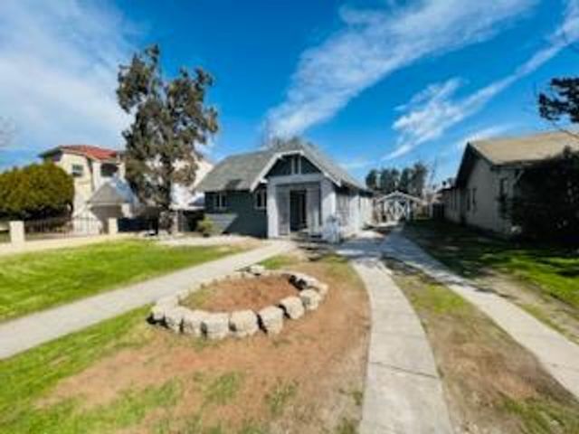 392 N Ferger Avenue, Fresno, CA 93701