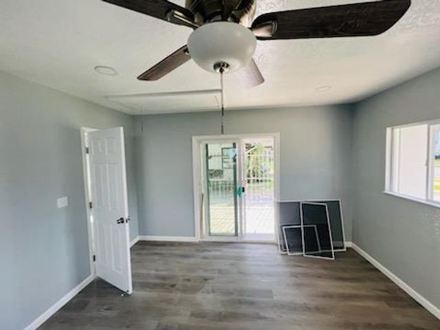 392 N Ferger Avenue, Fresno, CA 93701