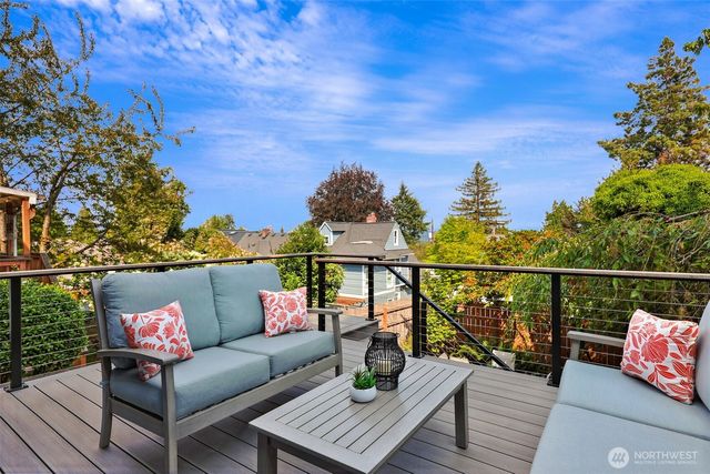 1516 34th Avenue, Seattle, WA 98122
