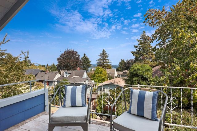 1516 34th Avenue, Seattle, WA 98122