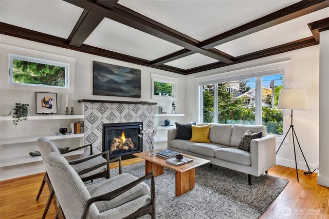 1516 34th Avenue, Seattle, WA 98122