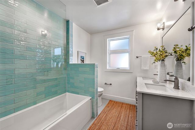 1516 34th Avenue, Seattle, WA 98122