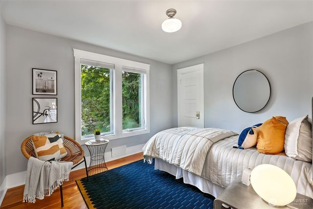 1516 34th Avenue, Seattle, WA 98122