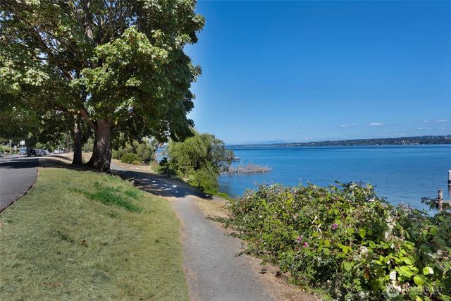 1516 34th Avenue, Seattle, WA 98122
