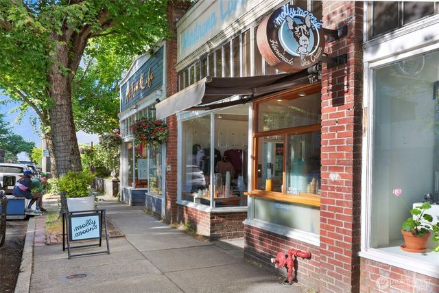 1516 34th Avenue, Seattle, WA 98122