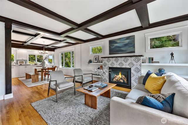 1516 34th Avenue, Seattle, WA 98122