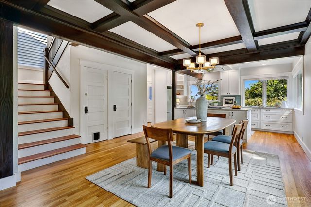 1516 34th Avenue, Seattle, WA 98122