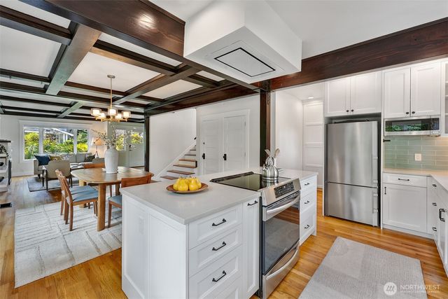 1516 34th Avenue, Seattle, WA 98122