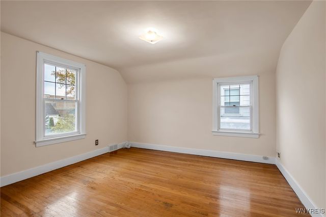 21 Waverly Avenue, Tonawanda, NY 14217