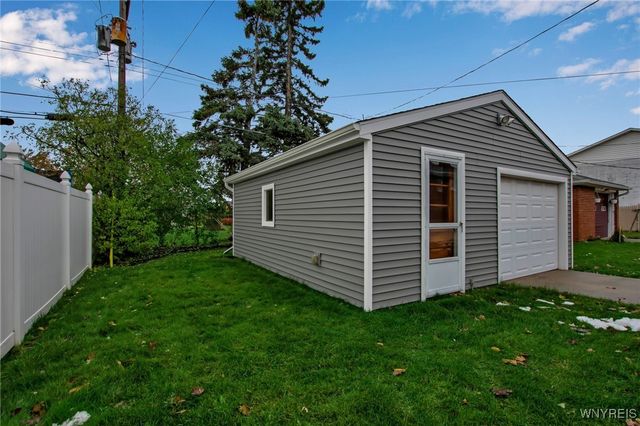 21 Waverly Avenue, Tonawanda, NY 14217