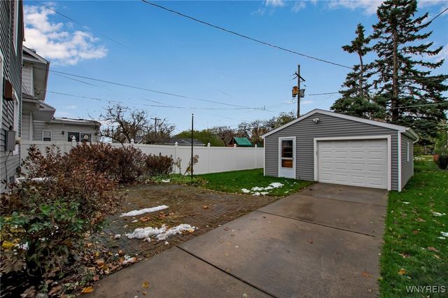 21 Waverly Avenue, Tonawanda, NY 14217