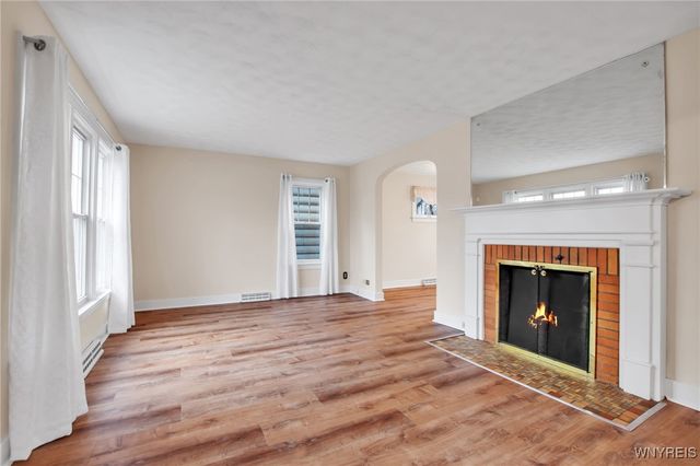 21 Waverly Avenue, Tonawanda, NY 14217