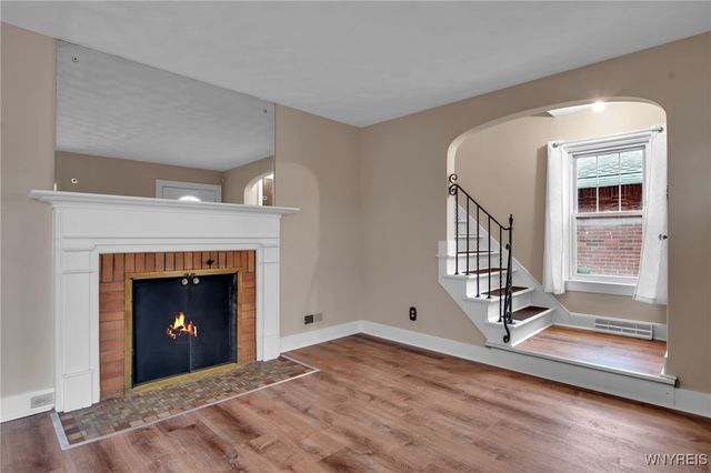 21 Waverly Avenue, Tonawanda, NY 14217