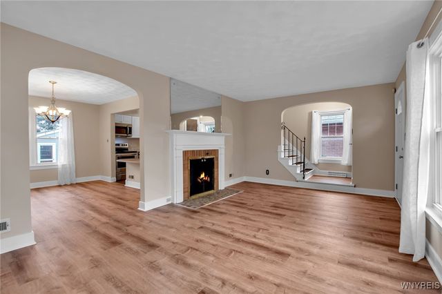 21 Waverly Avenue, Tonawanda, NY 14217