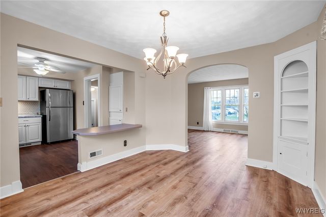 21 Waverly Avenue, Tonawanda, NY 14217