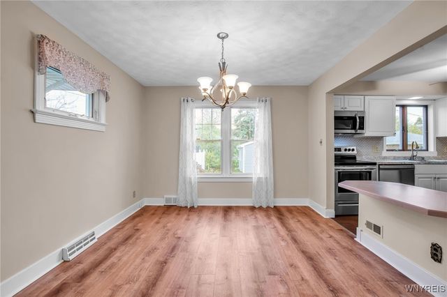 21 Waverly Avenue, Tonawanda, NY 14217