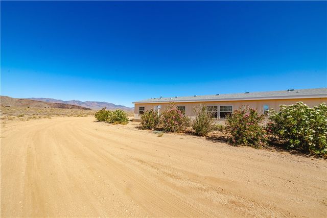 3190 E Pepper Tree Road, Kingman, AZ 86409