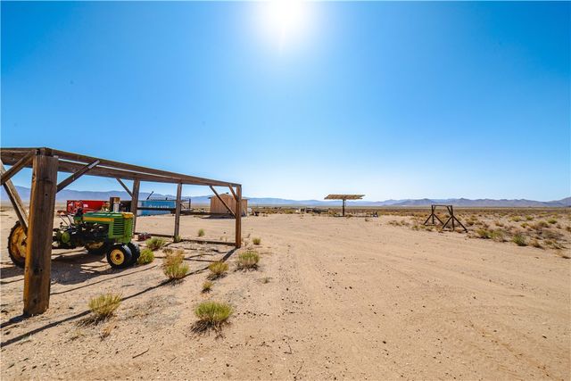 3190 E Pepper Tree Road, Kingman, AZ 86409