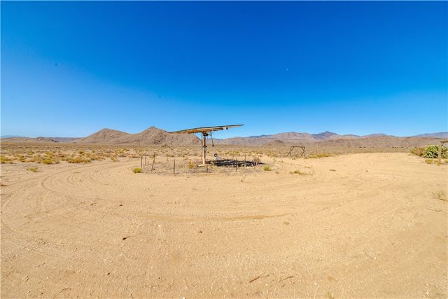 3190 E Pepper Tree Road, Kingman, AZ 86409