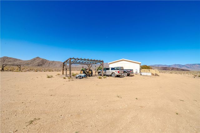 3190 E Pepper Tree Road, Kingman, AZ 86409