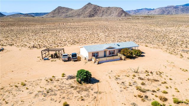 3190 E Pepper Tree Road, Kingman, AZ 86409