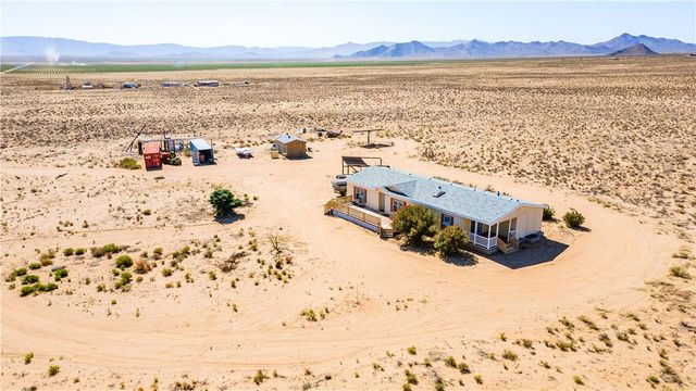 3190 E Pepper Tree Road, Kingman, AZ 86409