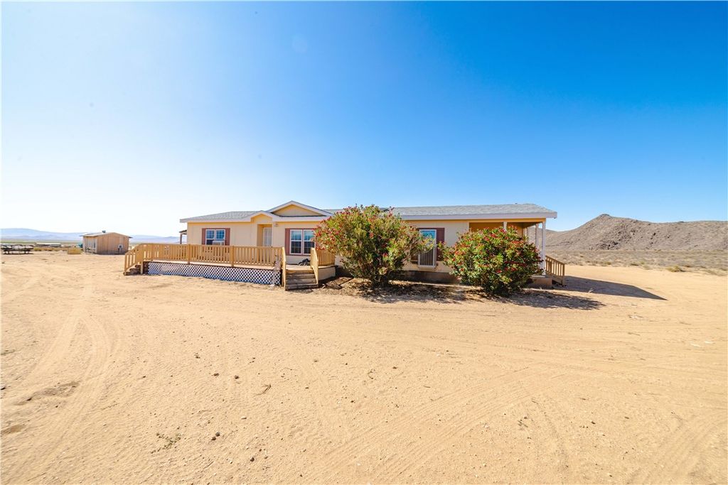 3190 E Pepper Tree Road, Kingman, AZ 86409