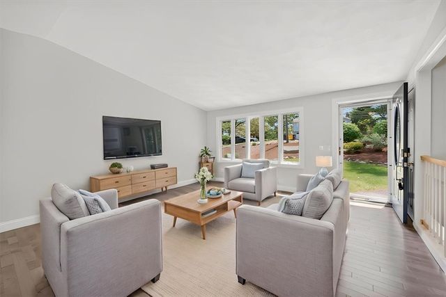 4 N Candy Court, Smithfield, RI 02917
