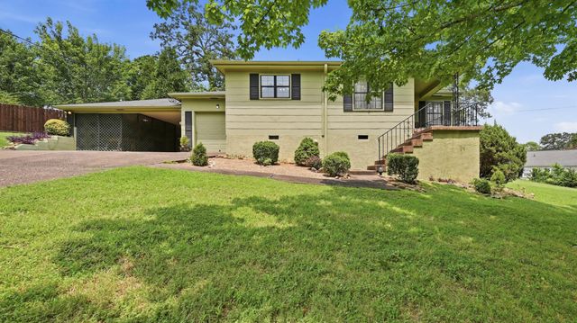 1281 W Fairfax Drive, Chattanooga, TN 37415