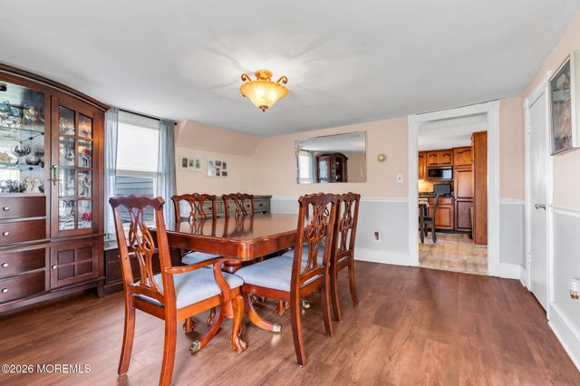 10 Lasatta Avenue, Englishtown, NJ 07726