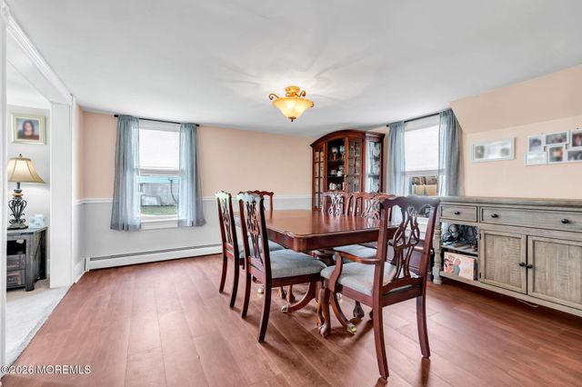 10 Lasatta Avenue, Englishtown, NJ 07726