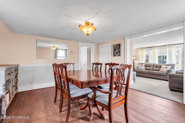 10 Lasatta Avenue, Englishtown, NJ 07726