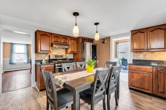10 Lasatta Avenue, Englishtown, NJ 07726