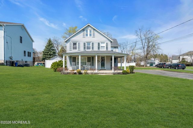 10 Lasatta Avenue, Englishtown, NJ 07726