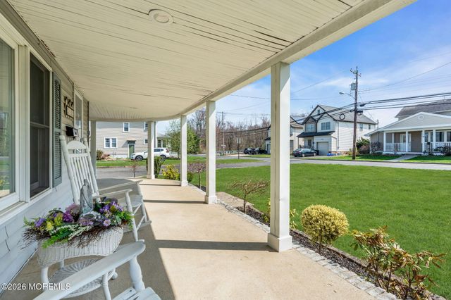10 Lasatta Avenue, Englishtown, NJ 07726