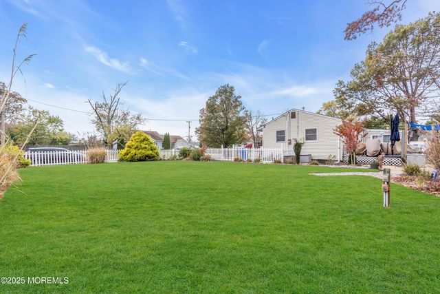 120 Oakwood Drive, Brick, NJ 08723