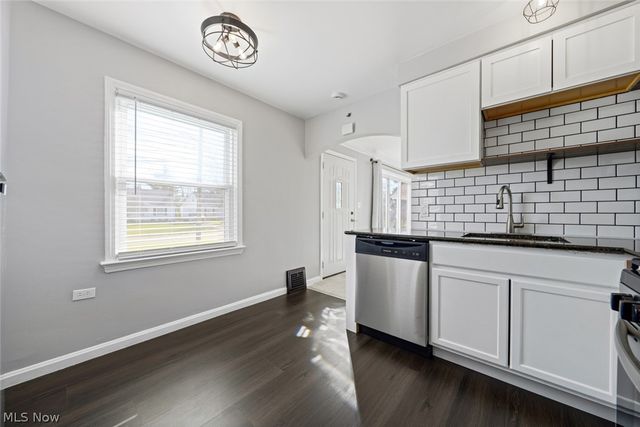 1206 Lander Road, Mayfield Heights, OH 44124