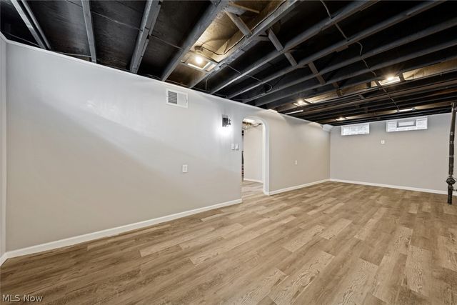 1206 Lander Road, Mayfield Heights, OH 44124