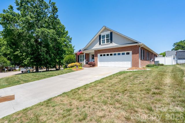 587 Marigold Drive, Kannapolis, NC 28083