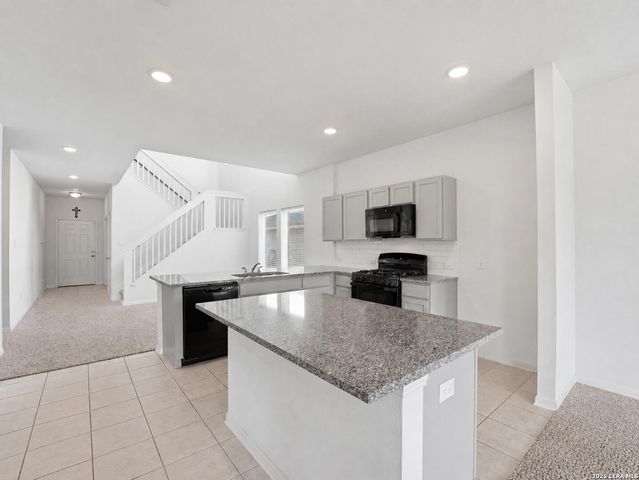 8935 Hazel Birch, Elmendorf, TX 78112
